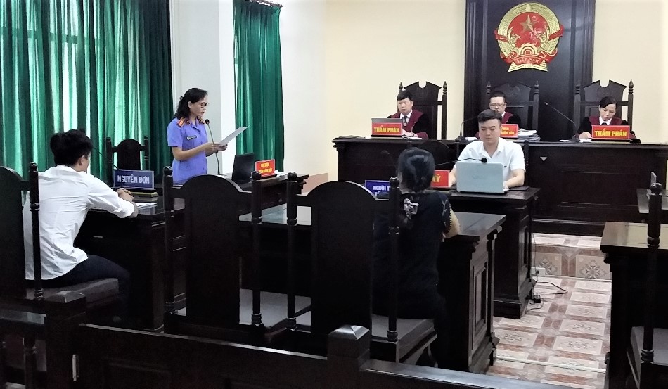 Tranh tụng/ đại diện trước toà án/ trọng tài